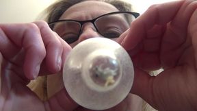 Tiny Couple Dont Stand A Chance With Giants!