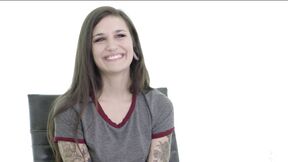 Brunette Luna Lovely and fisting