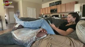 Bucklebunny: Get Comfy Smelling My Feet While I ignore You - UHD