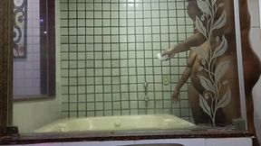 primeira vez da morena na hidromassagem