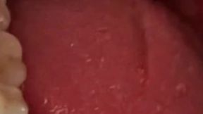 JanaSparksxx swallows whole gummies for her vore fans