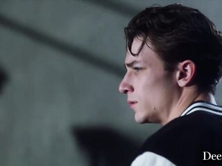 A succubus is on the prowl for smth wet to devour.