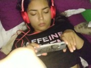 A la Chilena le gusta ver porno mientras se la meto - POV - PetiteHorny