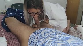 Doctora Bien Puta Se Deja Follar Con Su Paciente y se Traga Toda la Leche