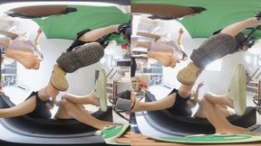 3DVR180 5 The huge giant stomps on the tiny ant-like creature