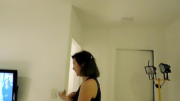 NINFOMANA WIFE FUCKS THE SHEPHERDS WHO KICK THE DOOR IN FRONT OF HER HUSBAND, FULL
