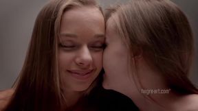 Duas Princesas Lesbicas - Emily Bloom And Milena D.
