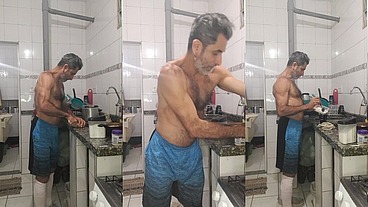 Na cozinha preparado um jantar gostoso