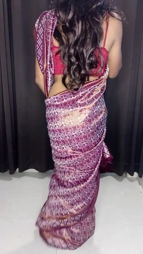 Jaw-dropping moment from "my sexy hot saree and bra panty"