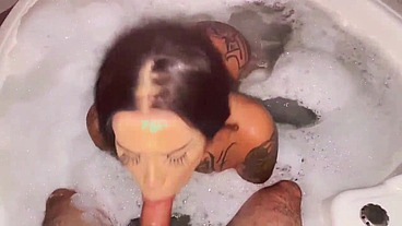 DEI GOSTOSO PRO MEU PATRÃO NA BANHEIRA DA CASA DELE ENQUANTO A ESPOSA TRABALHAVA- COMPLETO NO RED - LUANA PRADO