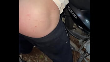 FUDENDO O RABUDO NO MATO