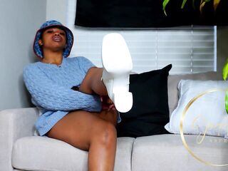 Black Domina Aspen Aires Commands U To Be Her Foot Thrall