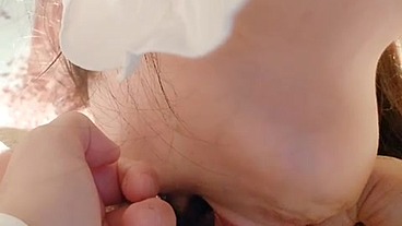 互动风格口交---口活中的各种声音/表情聚齐了--按头深喉/抓头发/吮吸手指/腿夹头/蛋蛋上提/双蛋一起吮吸