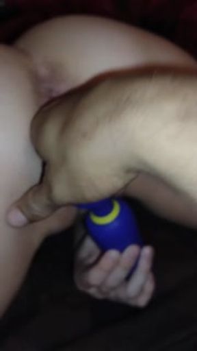 Cheating blonde squirts from finger banging