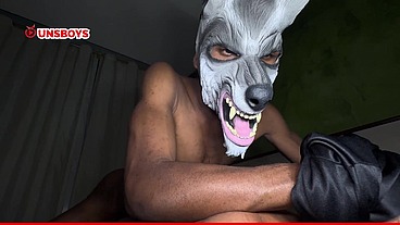 Lobo mal dotado comeu o cuzinho do cachorrão passivo