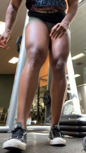 Muscle Mommy Monday