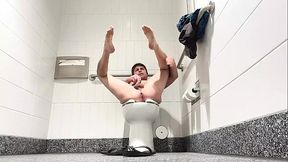 I'_M A NAUGHTY LITTLE FUCKER IN PUBLIC BATHROOMS