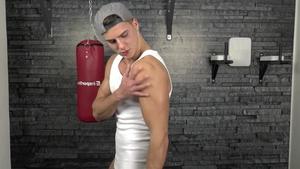 EastBoys - Handjob at casting with muscled amateur
