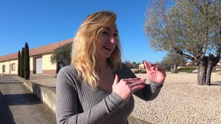 A couple of horny dudes are having a threesome with Elisa