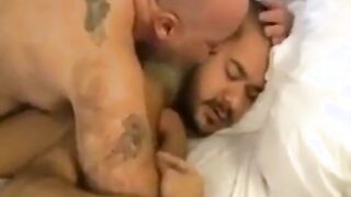 Watch Papy Jute Dans Yn Cul Poilu stretch out amateur guys' buttholes in wild homemade video