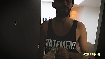 Camilo Brown Showing The Straight Delivery Guy That Men Deepthroat Better