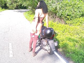 SOLO FEMALE PUBLIC NAKED OUTSIDE TRULY GETS CAUGHT BY A BIKER ON THE BIKE TRAIL