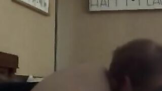 Huge Booty Hotwife Let’s Neighbors come over to Eat that Peach