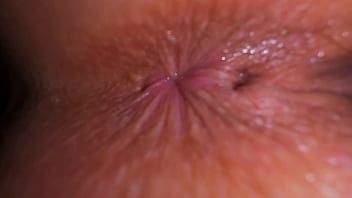 THE MOST BEAUTIFUL VIRGIN SPORTY TEEN FARTS IN HER LEGGINS THEN TAKES IT OFF AND FART INTO CAMERA
