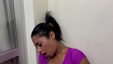 Esposa safada implorando pra mim fuder sua amiga enquanto ela se masturba