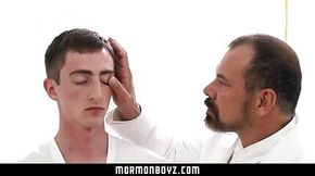 Skinny twink gets deep rimmed and sucked by big dick daddy bear