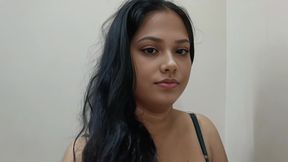 Indian Desi Model Secret Sex with Delivery Man