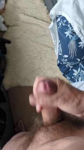Hot dad enjoys a solo session
