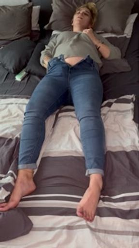 masturbation bed, multiple orgasms, fingering, clitoris wet, moaning, shaking, cumming multiple times