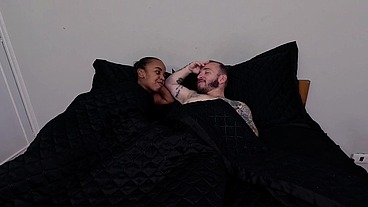 Casal de anões contranta uma putinha pra um menage no pelo
