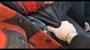 a random passerby got into the car and jerked off the taxi driver to cum!
