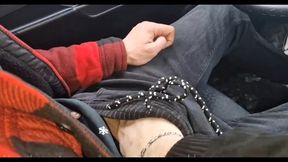 a random passerby got into the car and jerked off the taxi driver to cum!