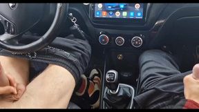 a random passerby got into the car and jerked off the taxi driver to cum!