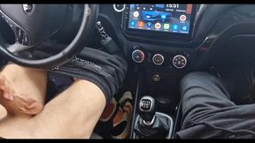 a random passerby got into the car and jerked off the taxi driver to cum!