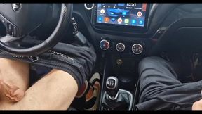 a random passerby got into the car and jerked off the taxi driver to cum!