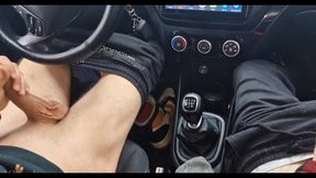 a random passerby got into the car and jerked off the taxi driver to cum!