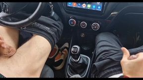 a random passerby got into the car and jerked off the taxi driver to cum!