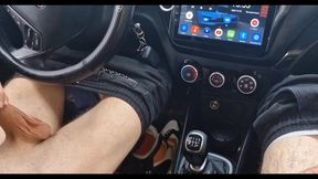 a random passerby got into the car and jerked off the taxi driver to cum!