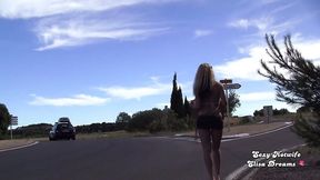 m exhibant nue en faisait de l autostop voici une nouvelle video d exhibition ...