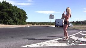 m exhibant nue en faisait de l autostop voici une nouvelle video d exhibition ...