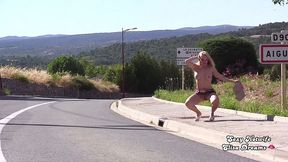 m exhibant nue en faisait de l autostop voici une nouvelle video d exhibition ...