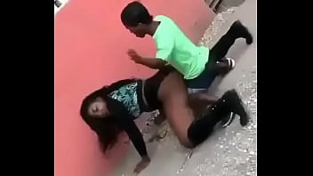 Negra culona  bailando burry chica