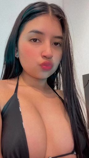 Im live on my channel! Dont miss the content I&#039;ll be posting later on. Follow and share the link with your friends!