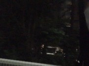 福岡県に上陸、朽網駅を紹介するデブな男