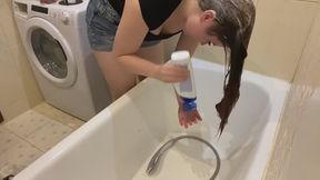 Rebecca Noir dying-my-hair