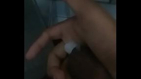 Batenho uma punheta gostosa
